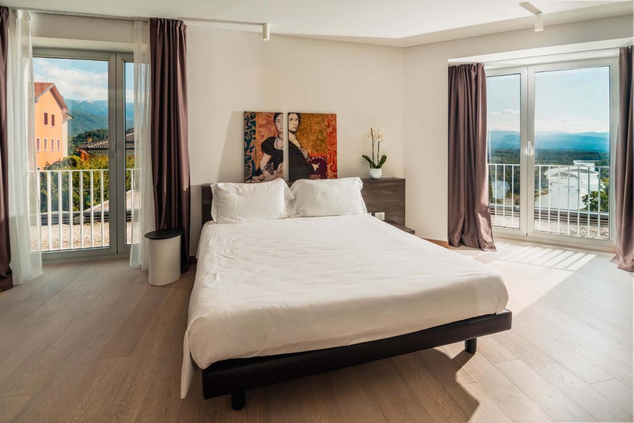 Double Room Mountain View